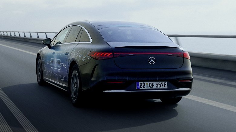 Mercedes-Benz встановив рекорд: новий електромобіль проїхав понад 1200 км на одному заряді