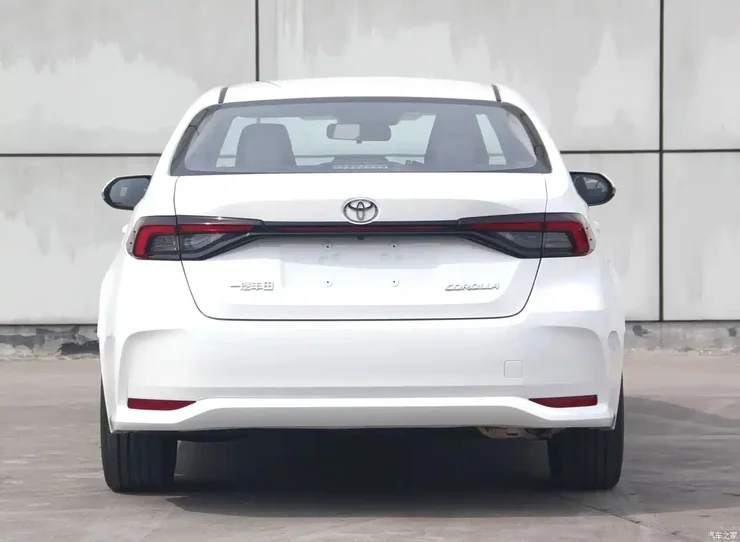 Не впізнати: нова Toyota Corolla 2026 засвітилася до прем'єри (ФОТО)