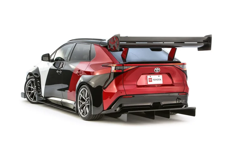 400 сил і величезне антикрило: дебютував найекстравагантніший електромобіль Toyota (ФОТО)