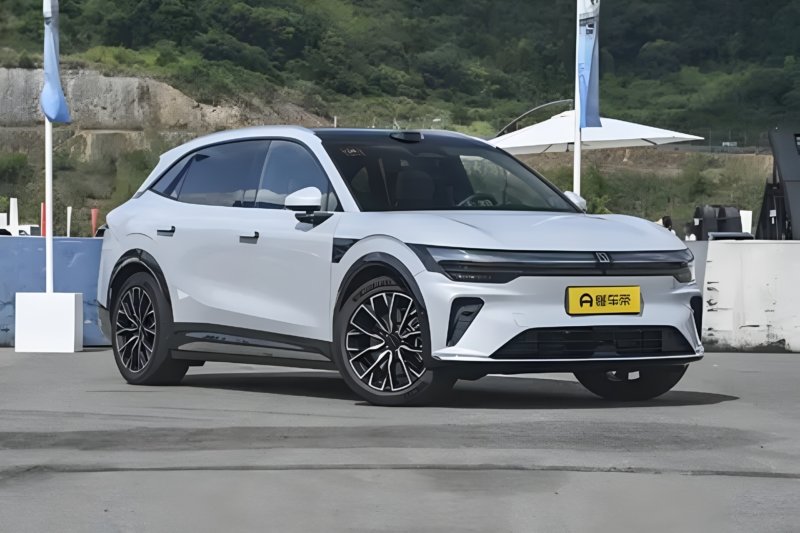 Zeekr представив електрокросовер з розгоном 0-100 км/год за 2,98 с від $31 800 (ФОТО)