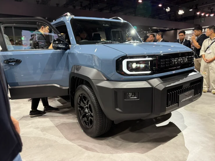 Дешевий позашляховик Toyota Land Cruiser FJ вперше показали на публіці (ФОТО, ВІДЕО)