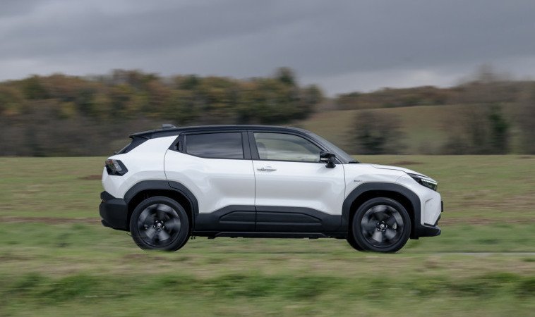 Електричний Toyota Urban Cruiser вийшов у продаж в Європі (ФОТО)