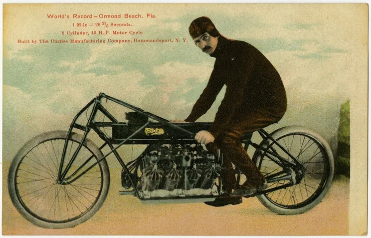 23 роки був найшвидшим у світі: в інтернеті показали унікальний мотоцикл 1907 року (ВІДЕО)
