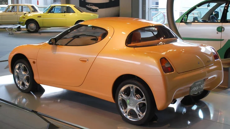 Важить лише 450 кг: в інтернеті показали маловідому спортивну Toyota 90-х (ФОТО, ВІДЕО)