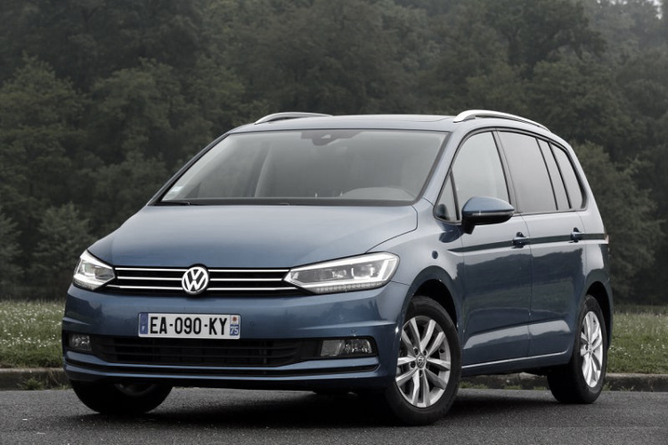 Volkswagen припиняє виробництво популярного класичного мінівена (ФОТО)
