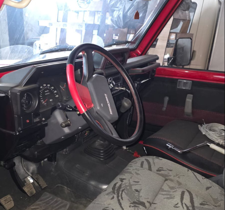 У Києві відреставрували Toyota Land Cruiser 70, а тепер продають за $38000 (ФОТО)