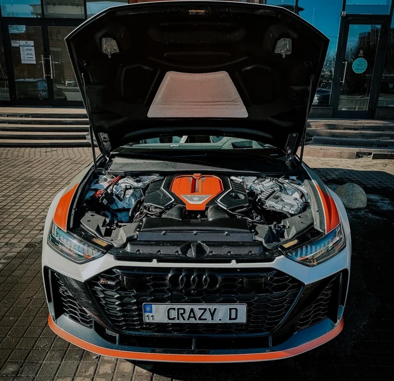 Сімейний суперкар: українці виконали яскравий тюнінг найшвидшого у світі універсала (ФОТО)