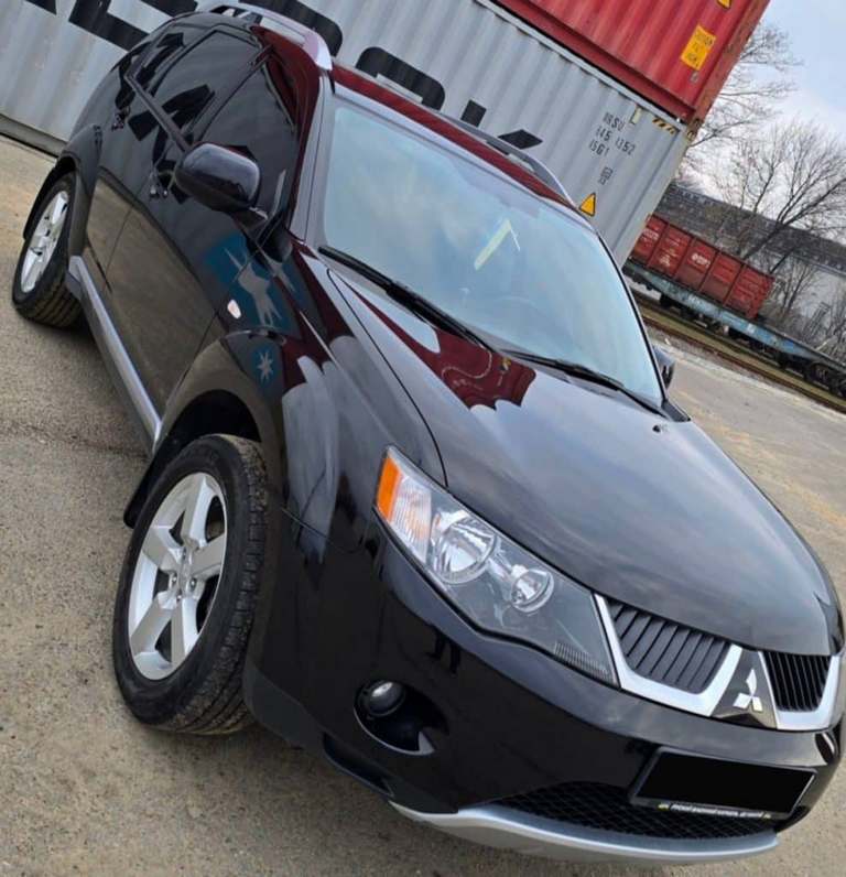 "Капсула часу": 18-річний Mitsubishi Outlander продають в Україні (ФОТО)